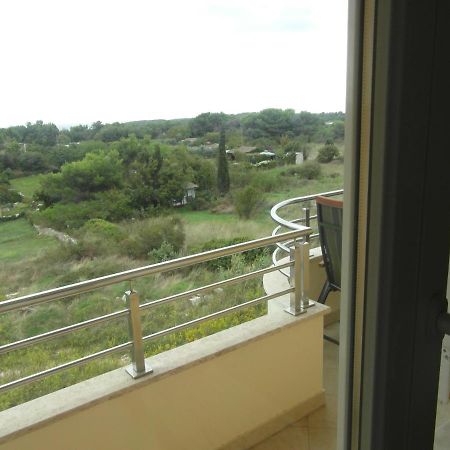 Bentley - Sea-View - 2 Bedroom Apartment Premantura Kültér fotó