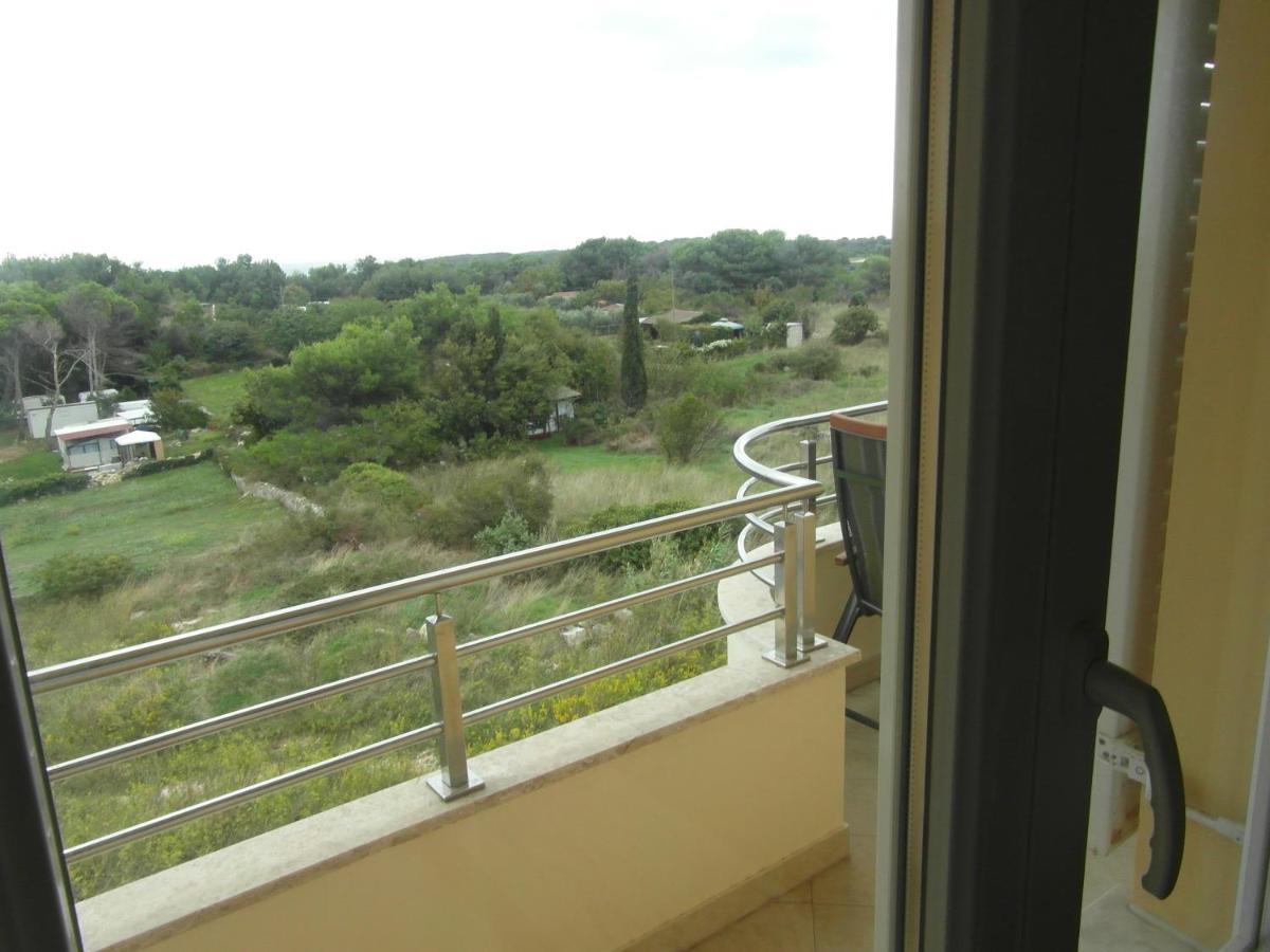 Bentley - Sea-View - 2 Bedroom Apartment Premantura Kültér fotó