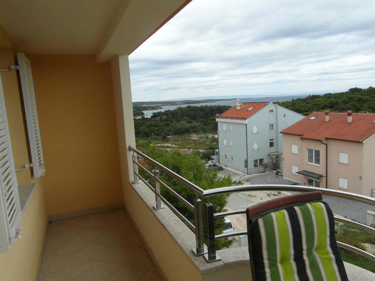Bentley - Sea-View - 2 Bedroom Apartment Premantura Kültér fotó
