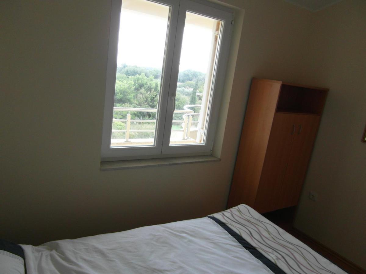 Bentley - Sea-View - 2 Bedroom Apartment Premantura Kültér fotó